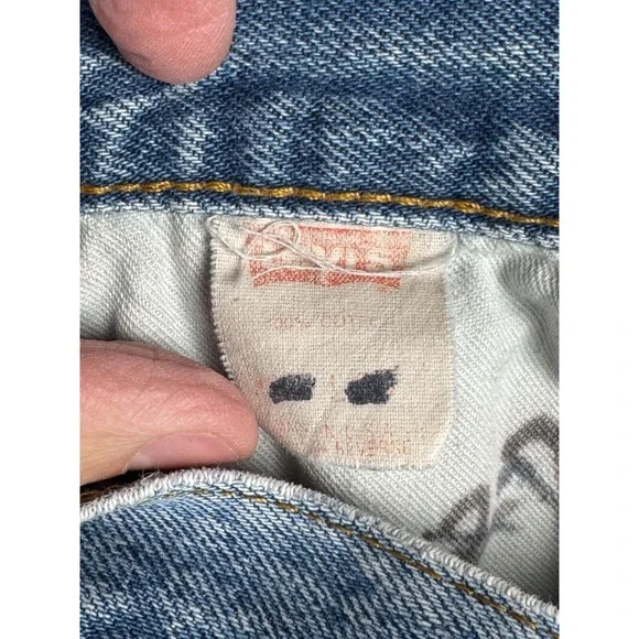 VINTAGE Levis 701 Jeans Womens 26 x 29 Blue Distressed Holes Made USA COOL! - Picture 10 of 14